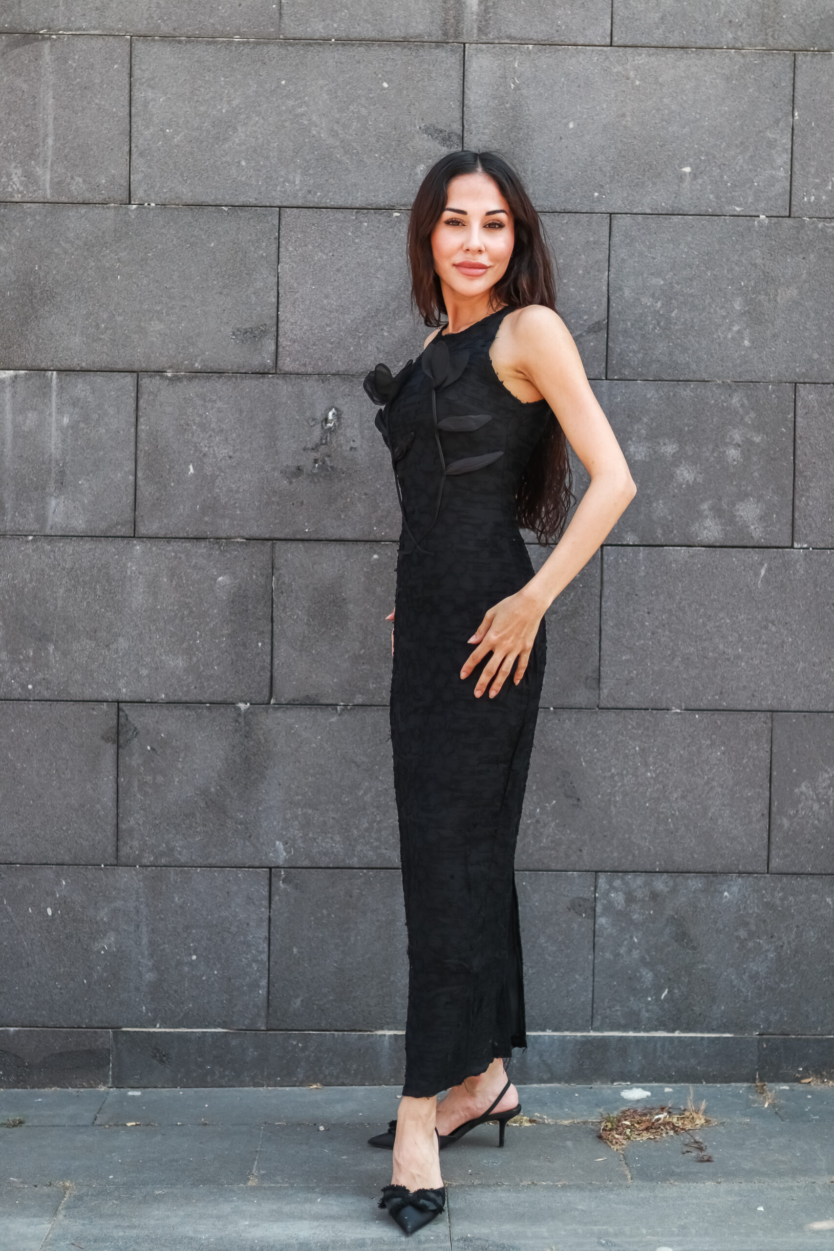 Çiçek Detaylı Uzun Elbise - Görsel 3